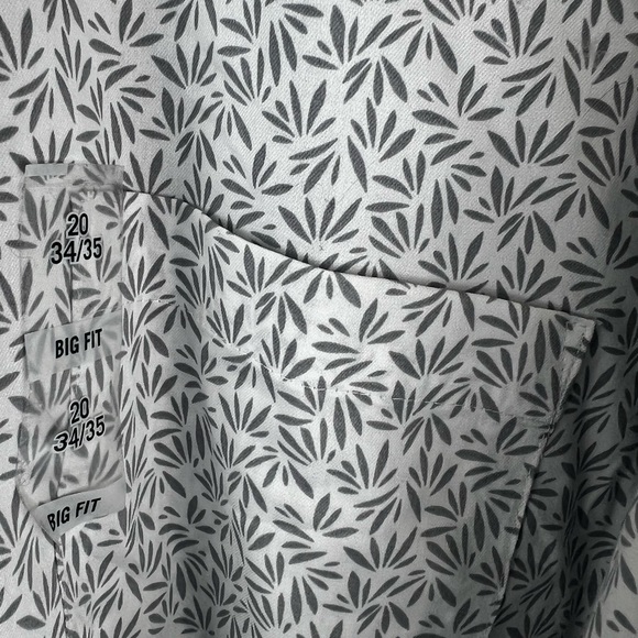 Van Heusen Dress Shirt New without Tags - Picture 2 of 5